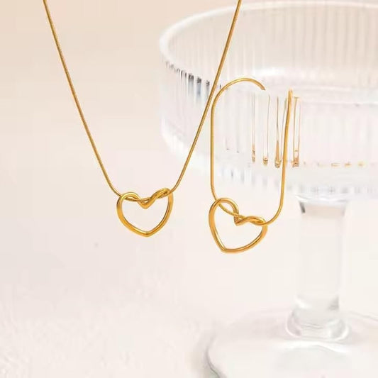 minimalist gold heart knot Necklace